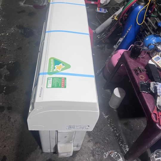 Máy lạnh Daikin 1,5hp kiệm điện gas R32Mới 95%